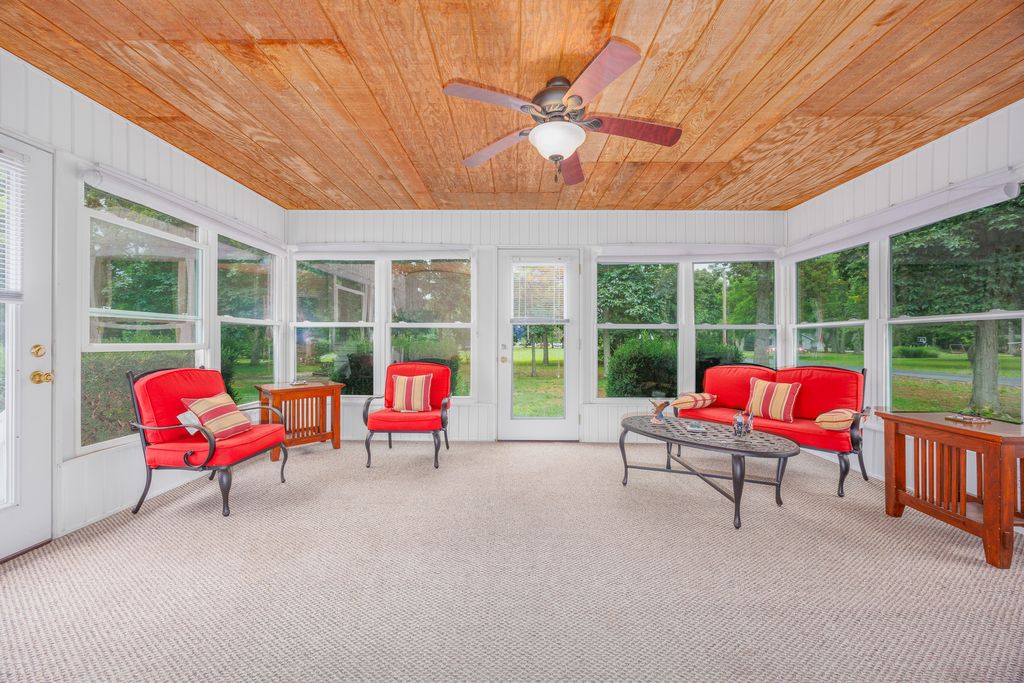 Image 14 of property listing at 3608 Andrews Court, Salem, IL 62881