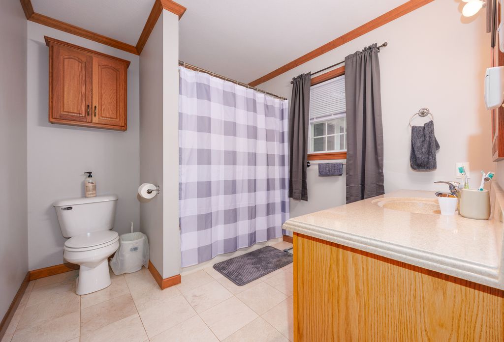 Image 21 of property listing at 3608 Andrews Court, Salem, IL 62881
