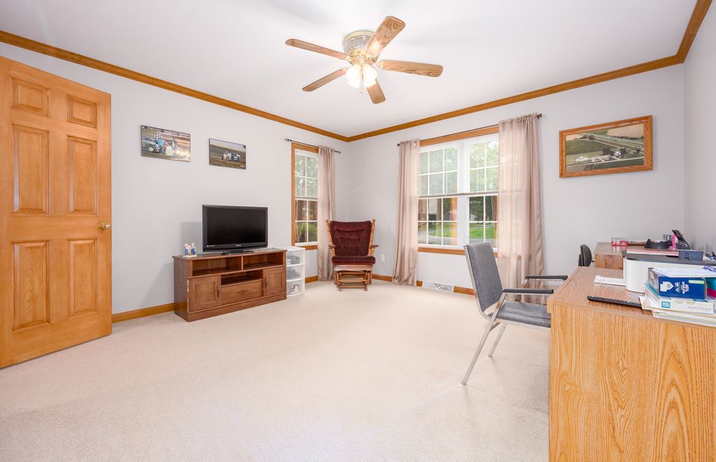 Image 22 of property listing at 3608 Andrews Court, Salem, IL 62881