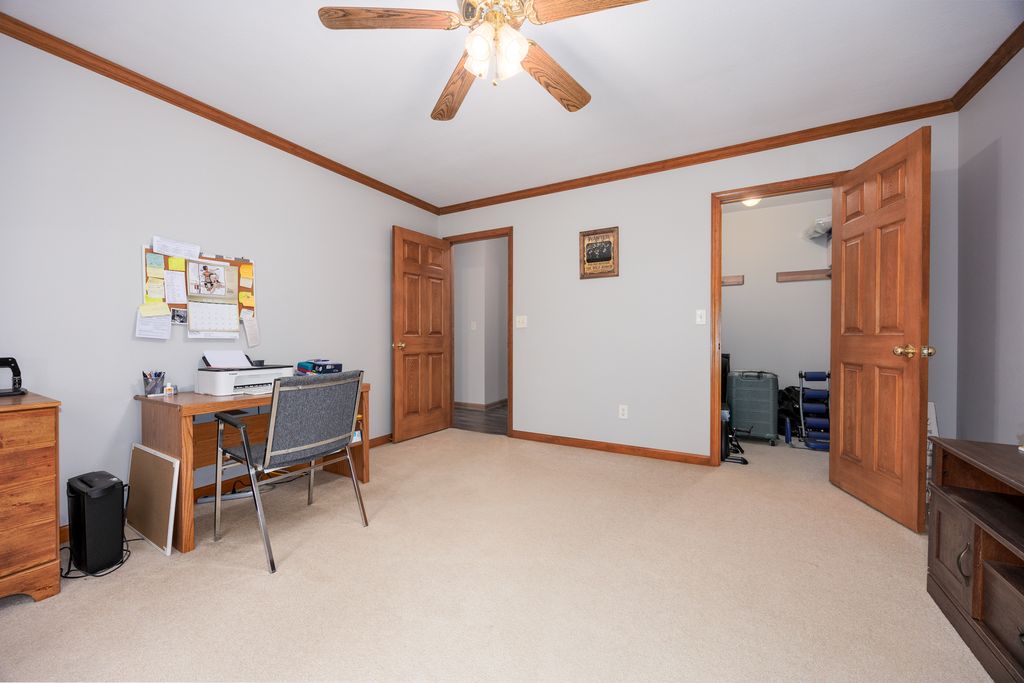 Image 23 of property listing at 3608 Andrews Court, Salem, IL 62881