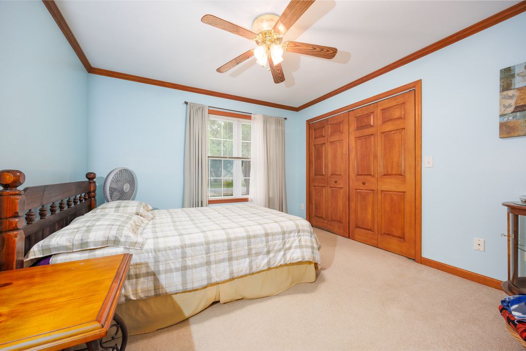 Image 24 of property listing at 3608 Andrews Court, Salem, IL 62881