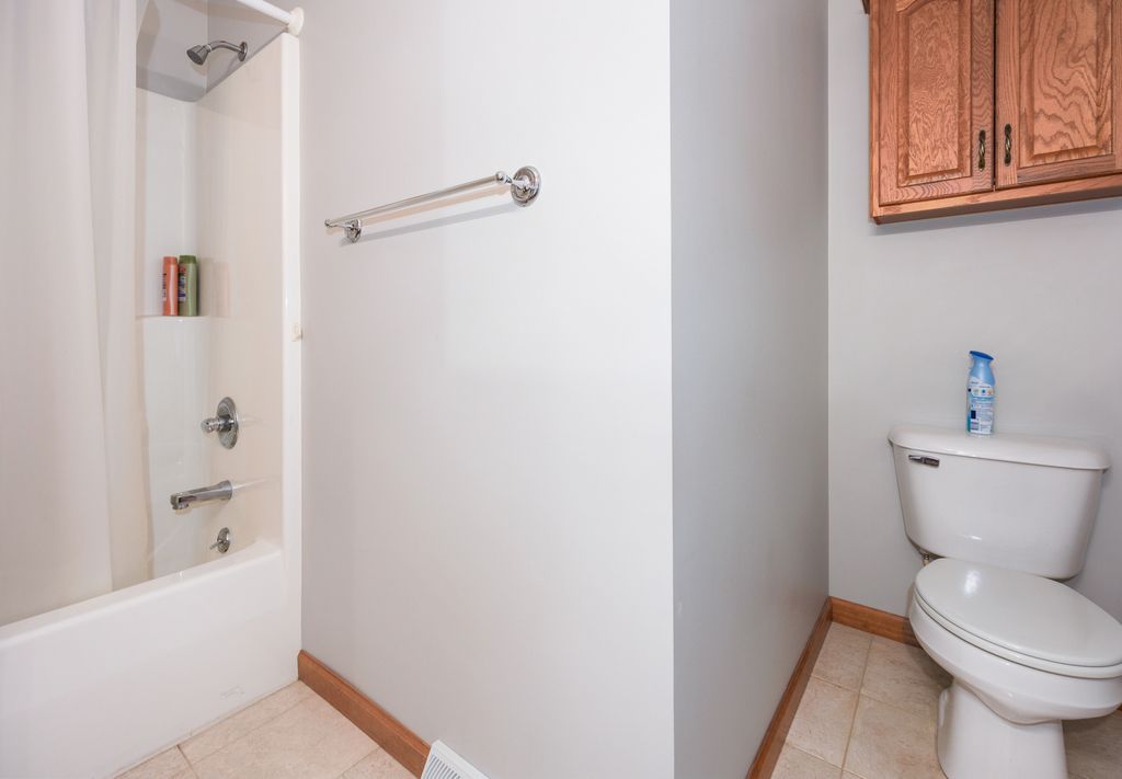 Image 26 of property listing at 3608 Andrews Court, Salem, IL 62881