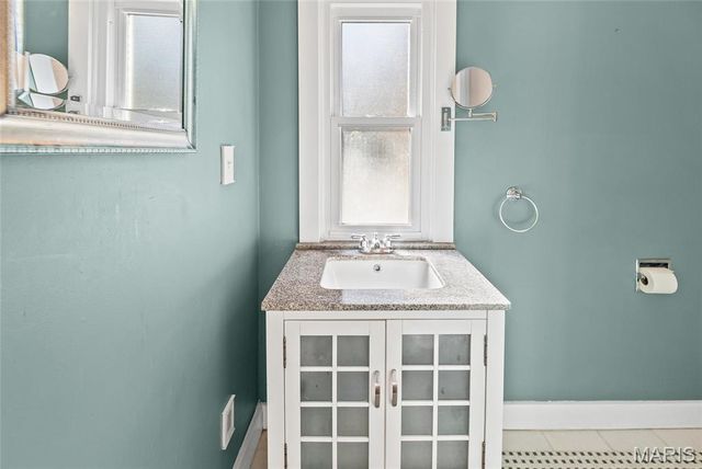 1009 Danforth Street, Alton, IL 62002