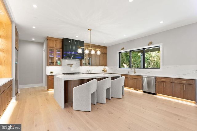 6329 HALSEY RD, Mclean, VA 22101