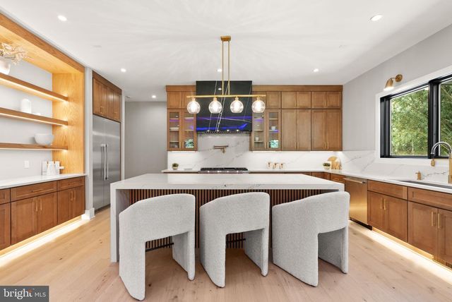 6329 HALSEY RD, Mclean, VA 22101