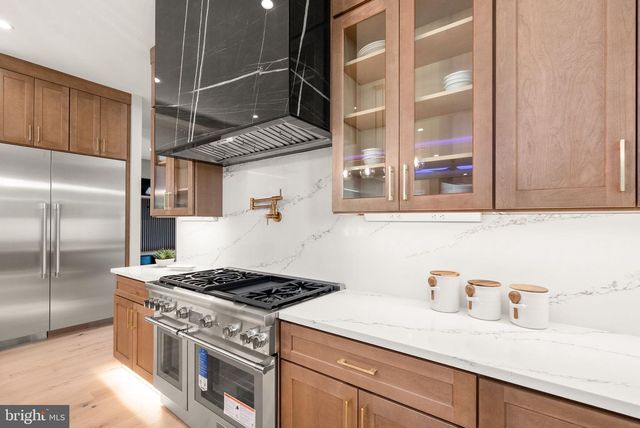 6329 HALSEY RD, Mclean, VA 22101