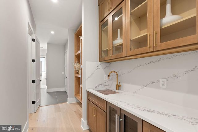 6329 HALSEY RD, Mclean, VA 22101