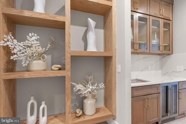 6329 HALSEY RD, Mclean, VA 22101