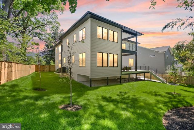 6329 HALSEY RD, Mclean, VA 22101