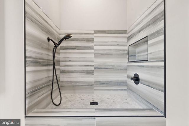 6329 HALSEY RD, Mclean, VA 22101