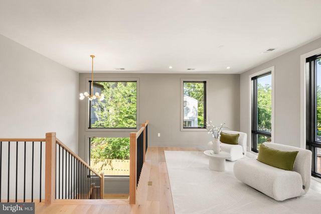 6329 HALSEY RD, Mclean, VA 22101