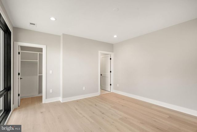 6329 HALSEY RD, Mclean, VA 22101