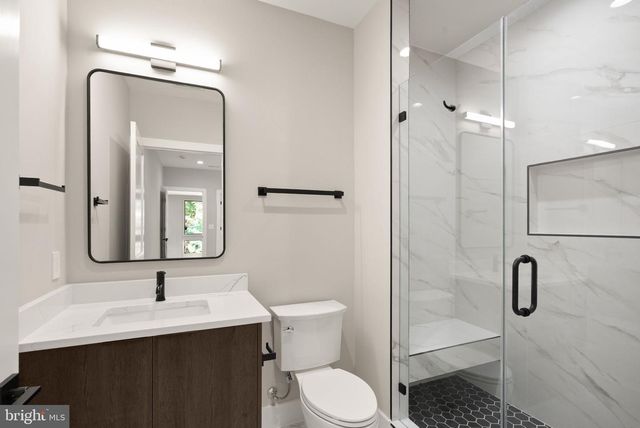 6329 HALSEY RD, Mclean, VA 22101