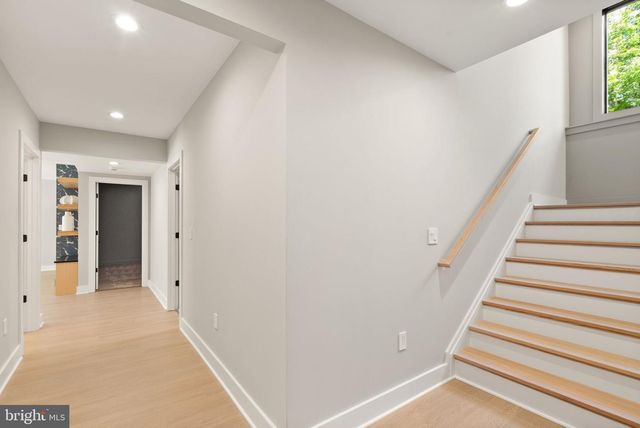 6329 HALSEY RD, Mclean, VA 22101