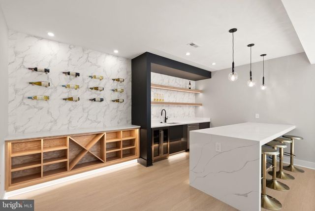 6329 HALSEY RD, Mclean, VA 22101