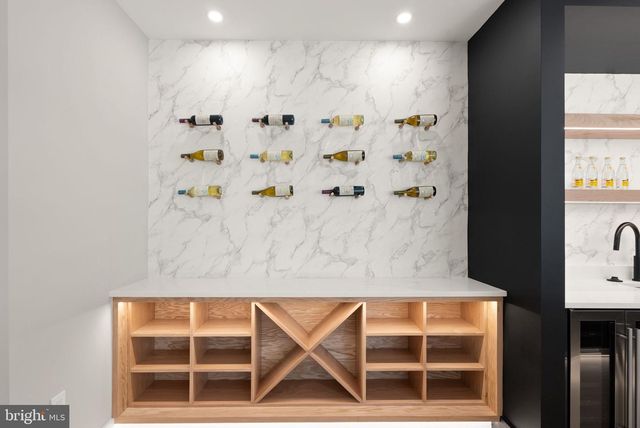 6329 HALSEY RD, Mclean, VA 22101