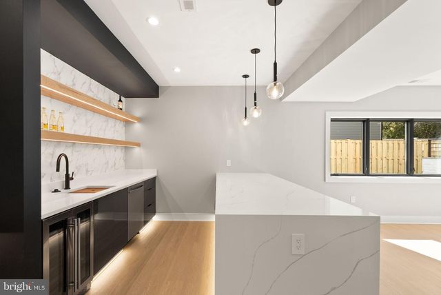6329 HALSEY RD, Mclean, VA 22101
