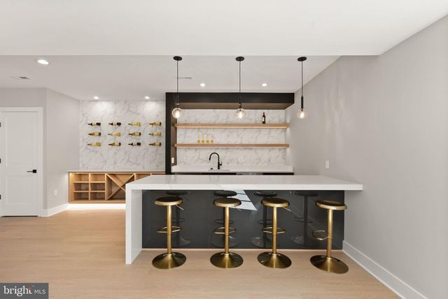 6329 HALSEY RD, Mclean, VA 22101