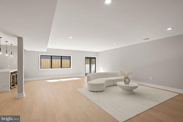6329 HALSEY RD, Mclean, VA 22101