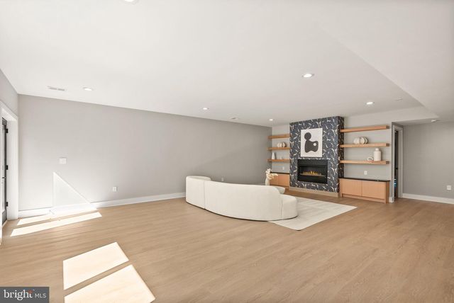 6329 HALSEY RD, Mclean, VA 22101