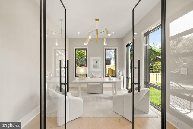 6329 HALSEY RD, Mclean, VA 22101