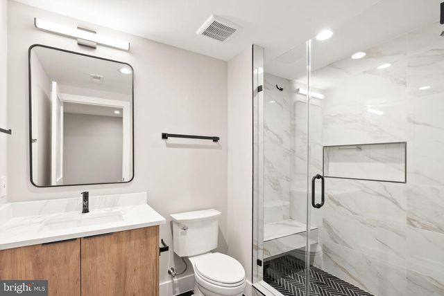 6329 HALSEY RD, Mclean, VA 22101