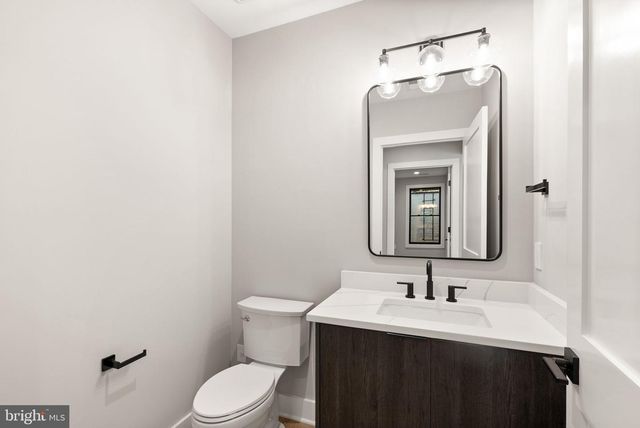 6329 HALSEY RD, Mclean, VA 22101