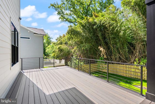 6329 HALSEY RD, Mclean, VA 22101