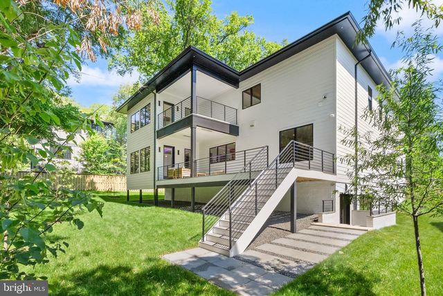 6329 HALSEY RD, Mclean, VA 22101