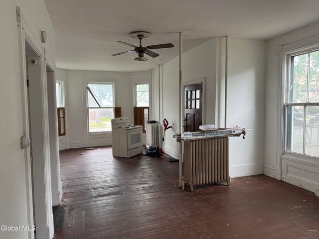 301 5th Avenue, Troy, NY 12182