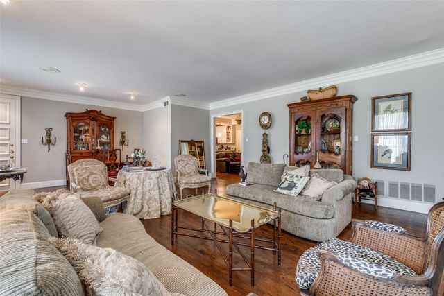 6332 Bandera Avenue A, Dallas, TX 75225