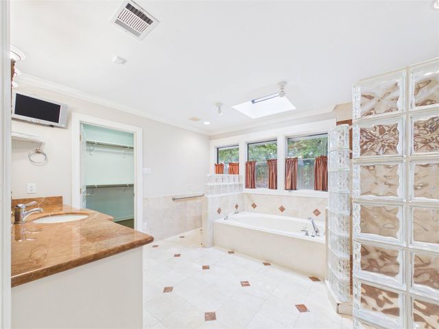 814 James Street, Deer Park, TX 77536