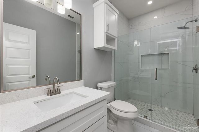 917 E Deluxe Street D, Alamo, TX 78589