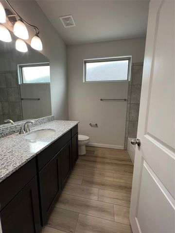 127 Bowling Green Avenue, Red Oak, TX 75154