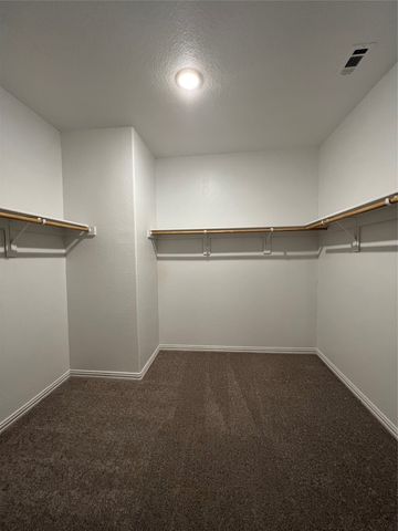 127 Bowling Green Avenue, Red Oak, TX 75154