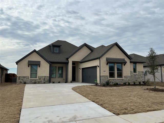 127 Bowling Green Avenue, Red Oak, TX 75154