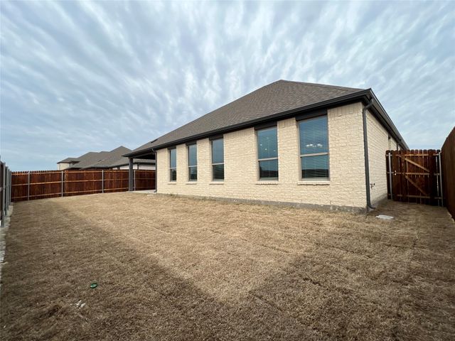 127 Bowling Green Avenue, Red Oak, TX 75154