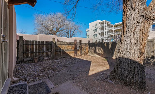 2307 New York Avenue SW, Albuquerque, NM 87104