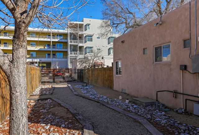 2307 New York Avenue SW, Albuquerque, NM 87104