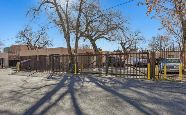 2307 New York Avenue SW, Albuquerque, NM 87104