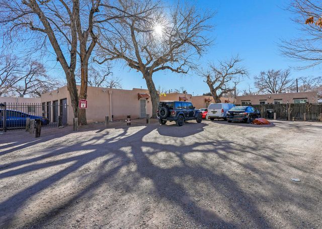 2307 New York Avenue SW, Albuquerque, NM 87104