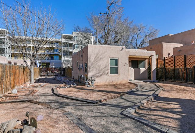 2307 New York Avenue SW, Albuquerque, NM 87104