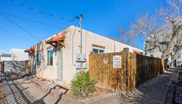 2307 New York Avenue SW, Albuquerque, NM 87104