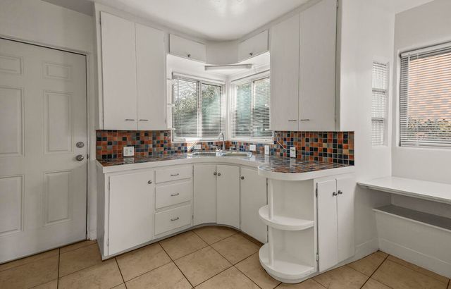 2307 New York Avenue SW, Albuquerque, NM 87104