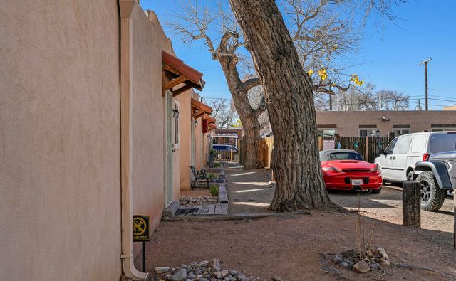 2307 New York Avenue SW, Albuquerque, NM 87104