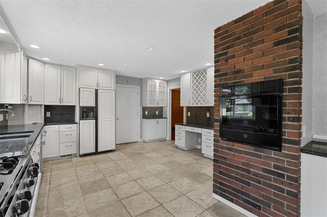 5017 Merryview Drive, Portage, MI 49024