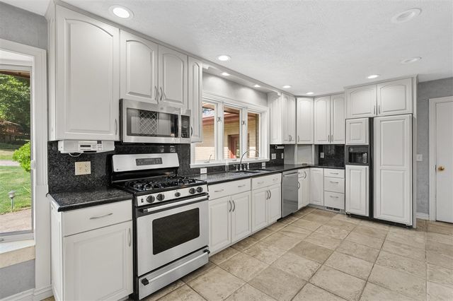5017 Merryview Drive, Portage, MI 49024
