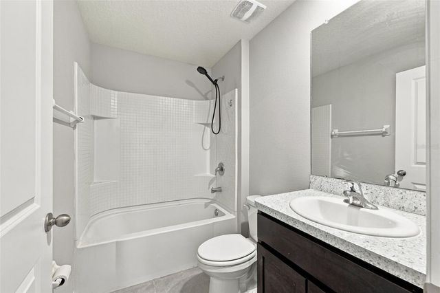 1172 7TH AVENUE NW, Ruskin, FL 33570