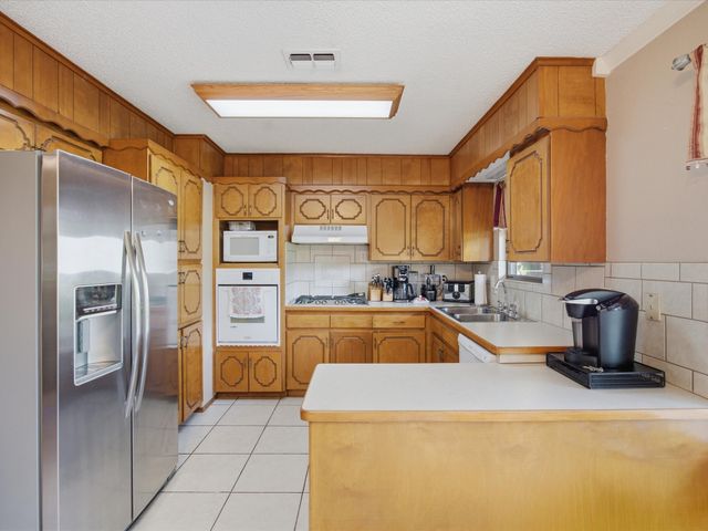 309 Greathouse Street, Bridgeport, TX 76426