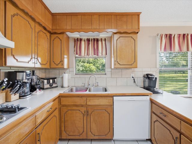 309 Greathouse Street, Bridgeport, TX 76426
